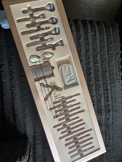 Glitz And Glam Gold Brushes 26 Pieces