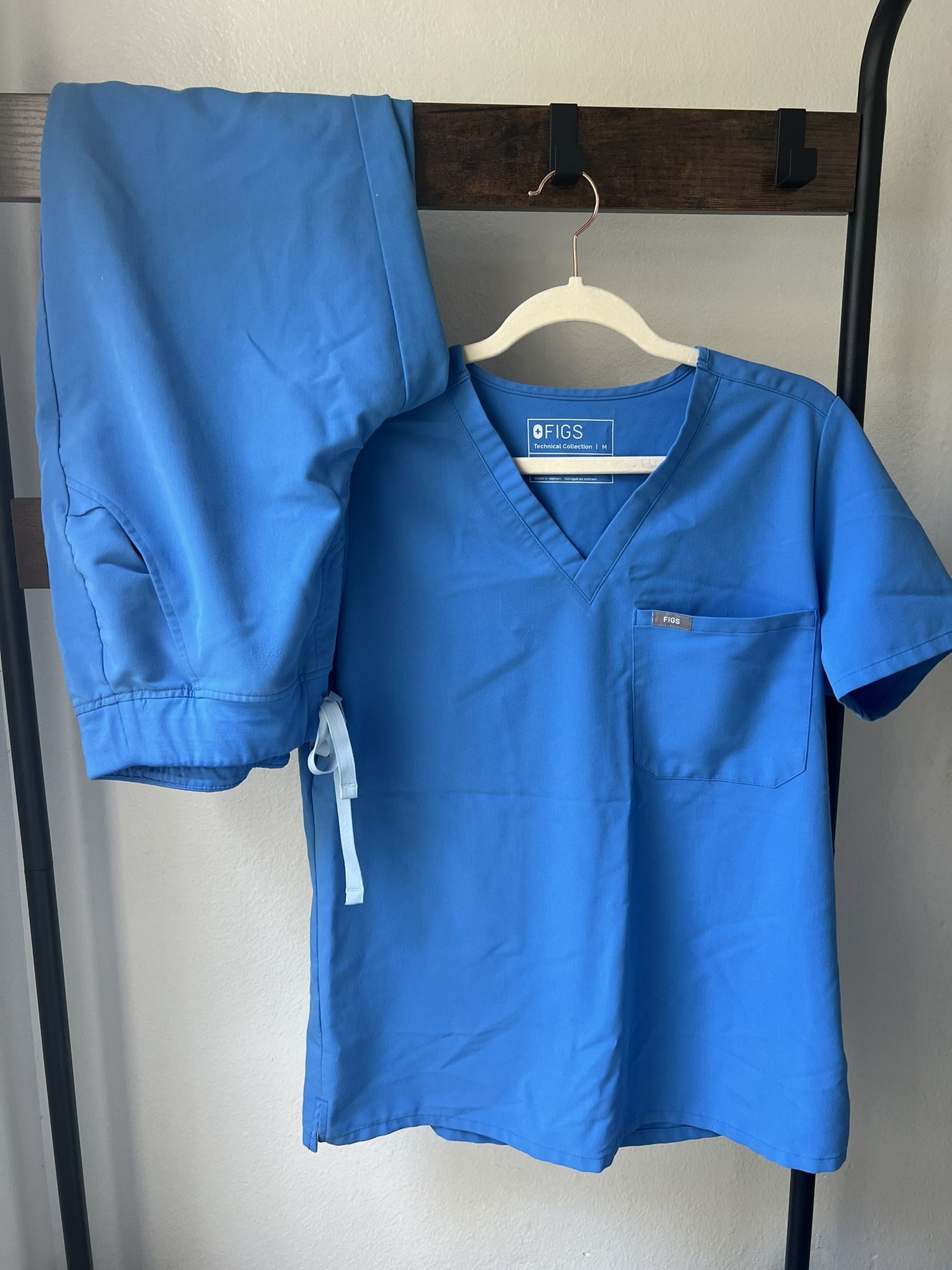 Figs Scrubs Sets Women’s medium
