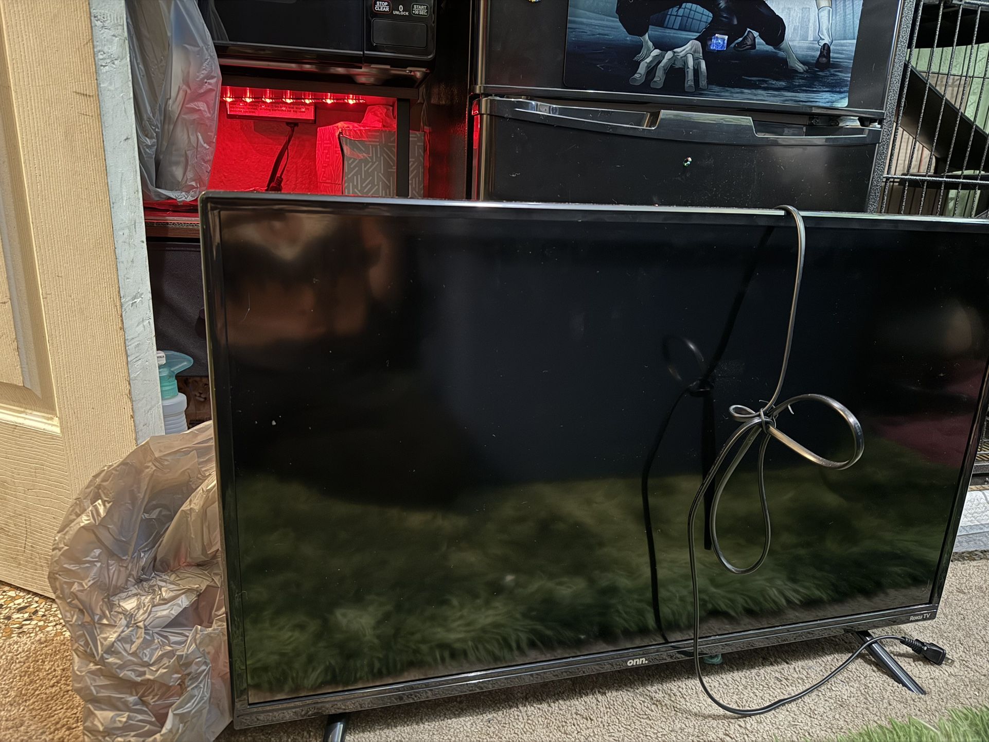 2 32 Inch TVs