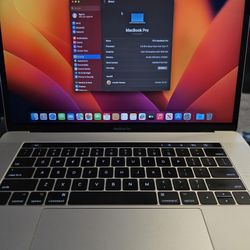 MacBook Pro 2017 - i7 / 16gb RAM / 500GB SSD