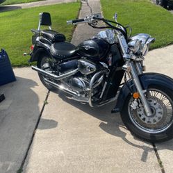 2006 Suzuki Boulevard