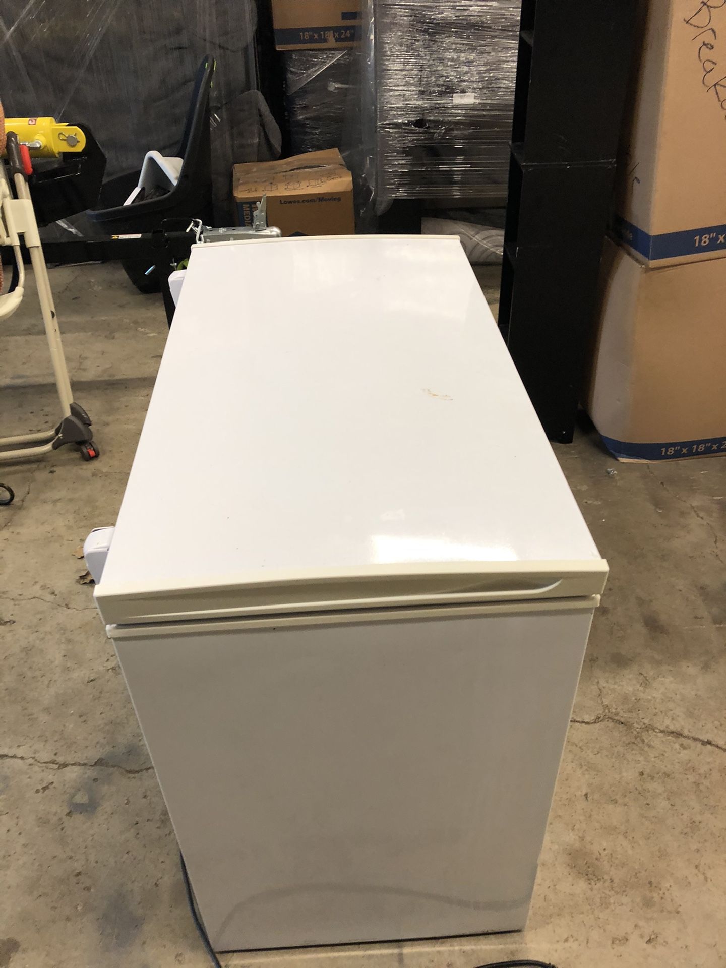3 yrs old deep freezer for Sale in Burleson, TX OfferUp