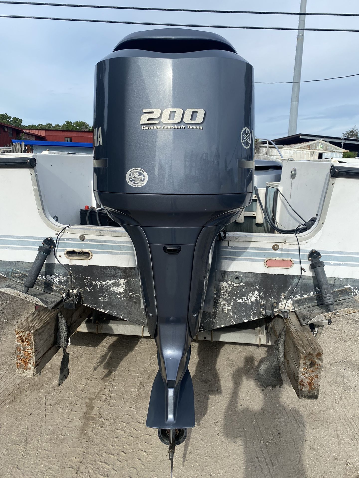 2012 Yamaha 200 HP 4-Stroke 25" Outboard Motor