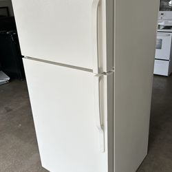 GE refrigerator (1 month warranty)