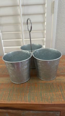 Western utensils holder