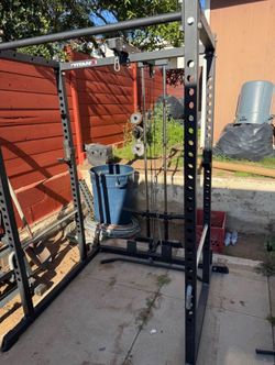 Titan power cage workout