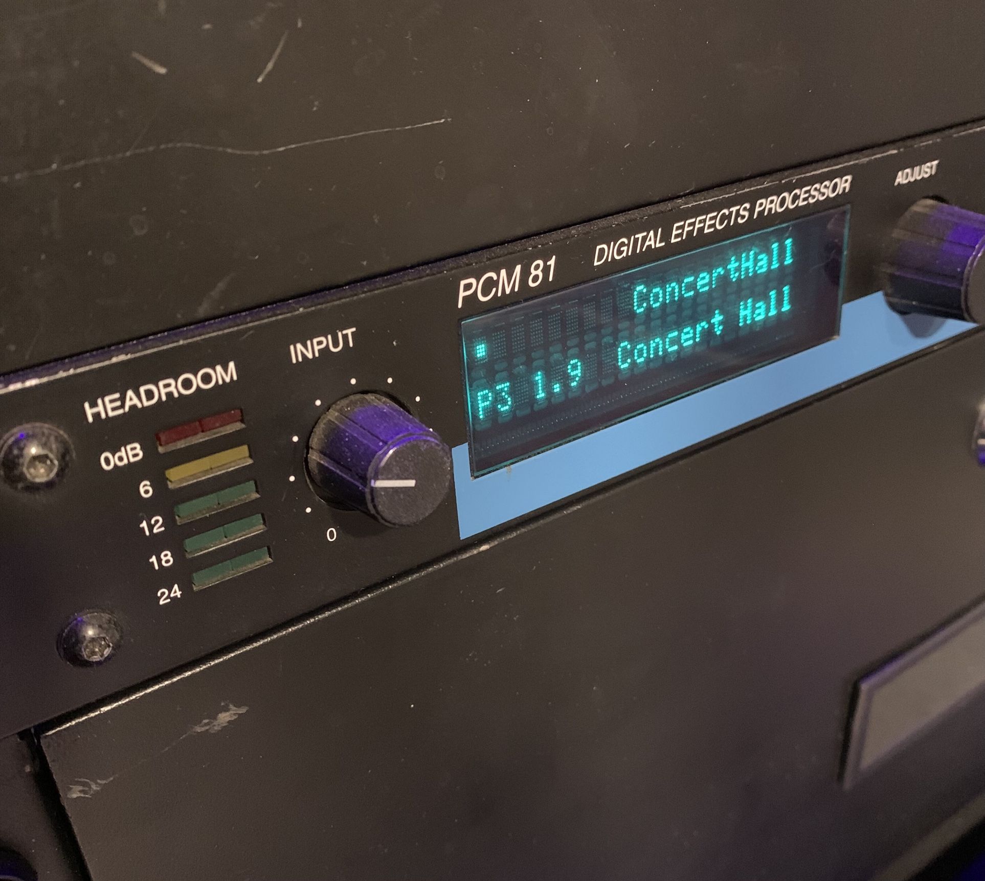 Lexicon PCM 81 Multi Effects Reverb Processor
