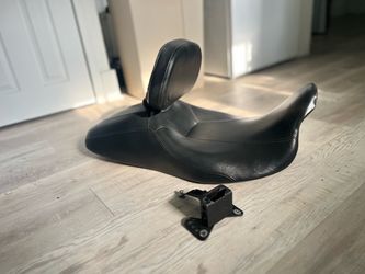 2009-2022 Harley Davidson Couch seat with hardware and backrest