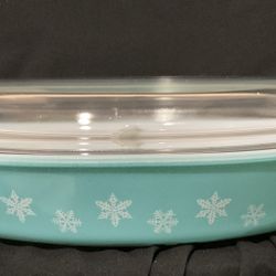 Pyrex JAJ Turquoise Snowflake Divided Dish With American 945C Lid