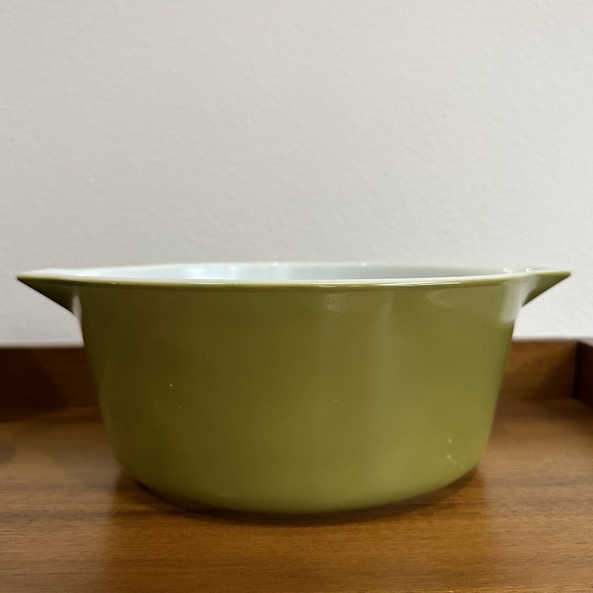 Vintage Pyrex 475 21/2Q Casserole Avocado