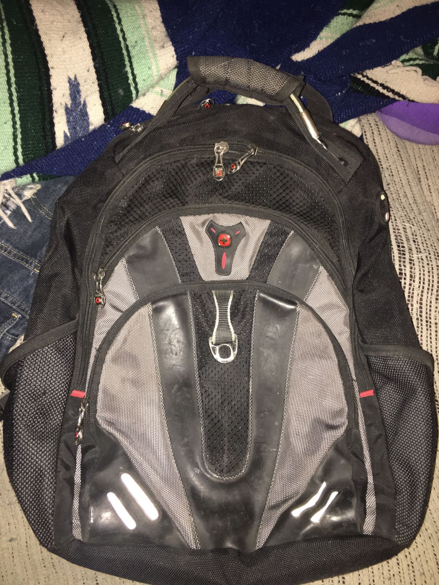 Lnew Large heavy duty swiss army Backpack only $30 firm