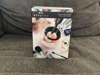 Style pro clean and  dries your make up brushes