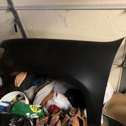 2007 Front Driver Fender For Chevy avalanche, or Tahoe