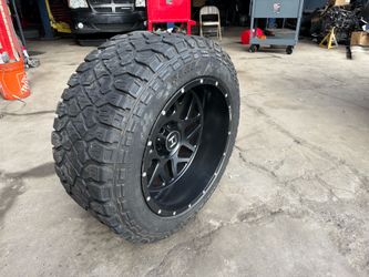Jeep tires 5 tires size 33x12.50/20 lt