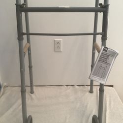 MEDLINE 2 BUTTON FOLDING WALKER MDS864104 & ALUMINUM CRUTCHES MDS51514-10. (SHIPPING AVAILABLE UPON REQUEST)