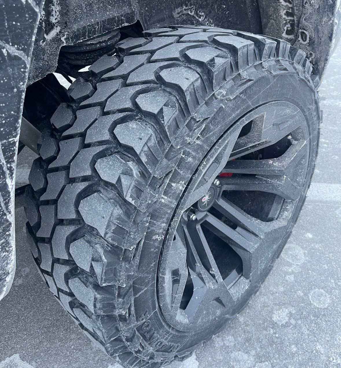 Tiers 35x12.5x R22