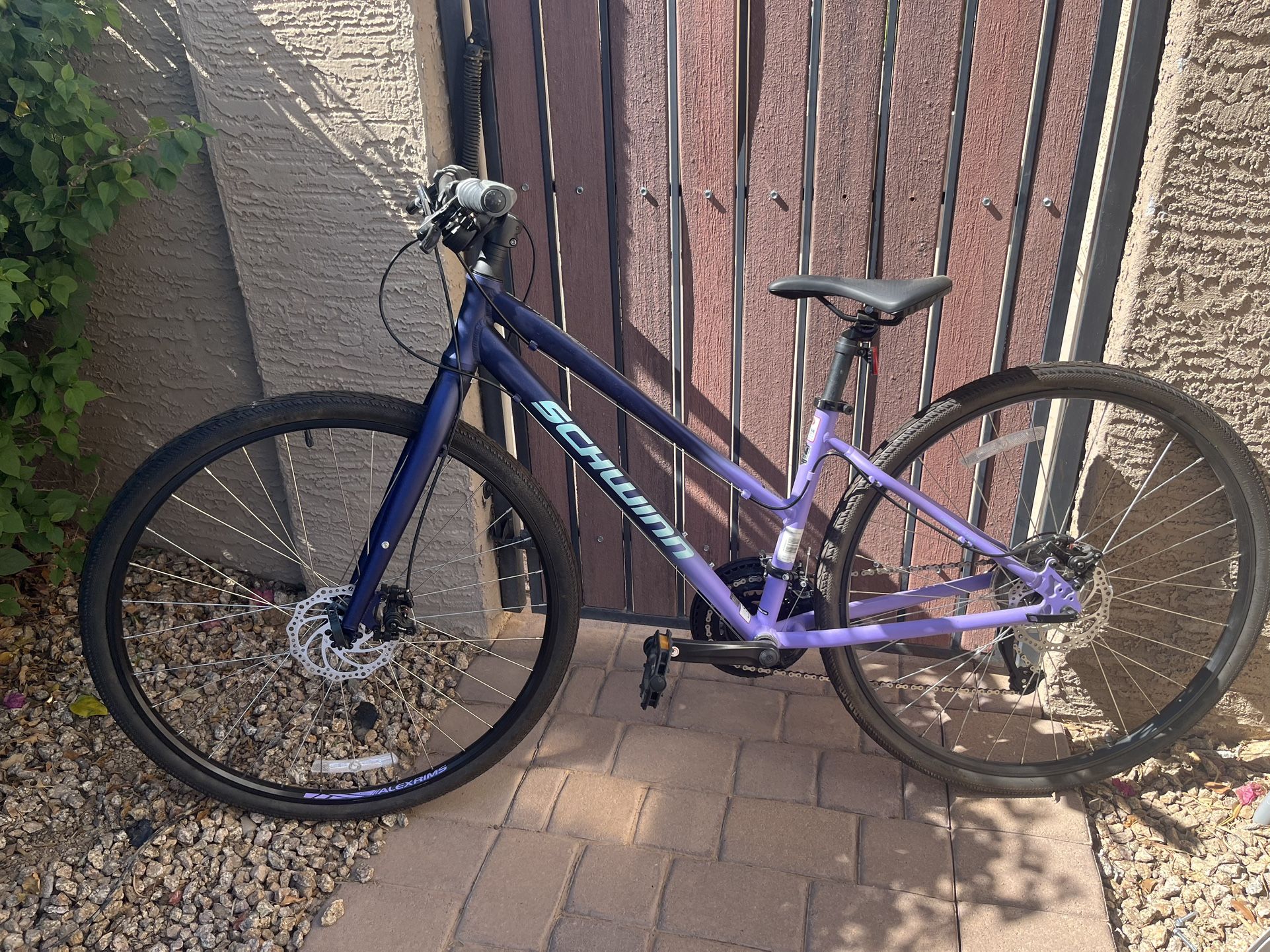 🚲 Schwinn Signature Women’s Super Sport Hybrid Bike – Like New!