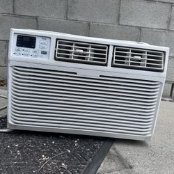 Window AC Unit 