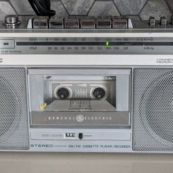 Vintage General Electric Boombox Table Radio with Cassette