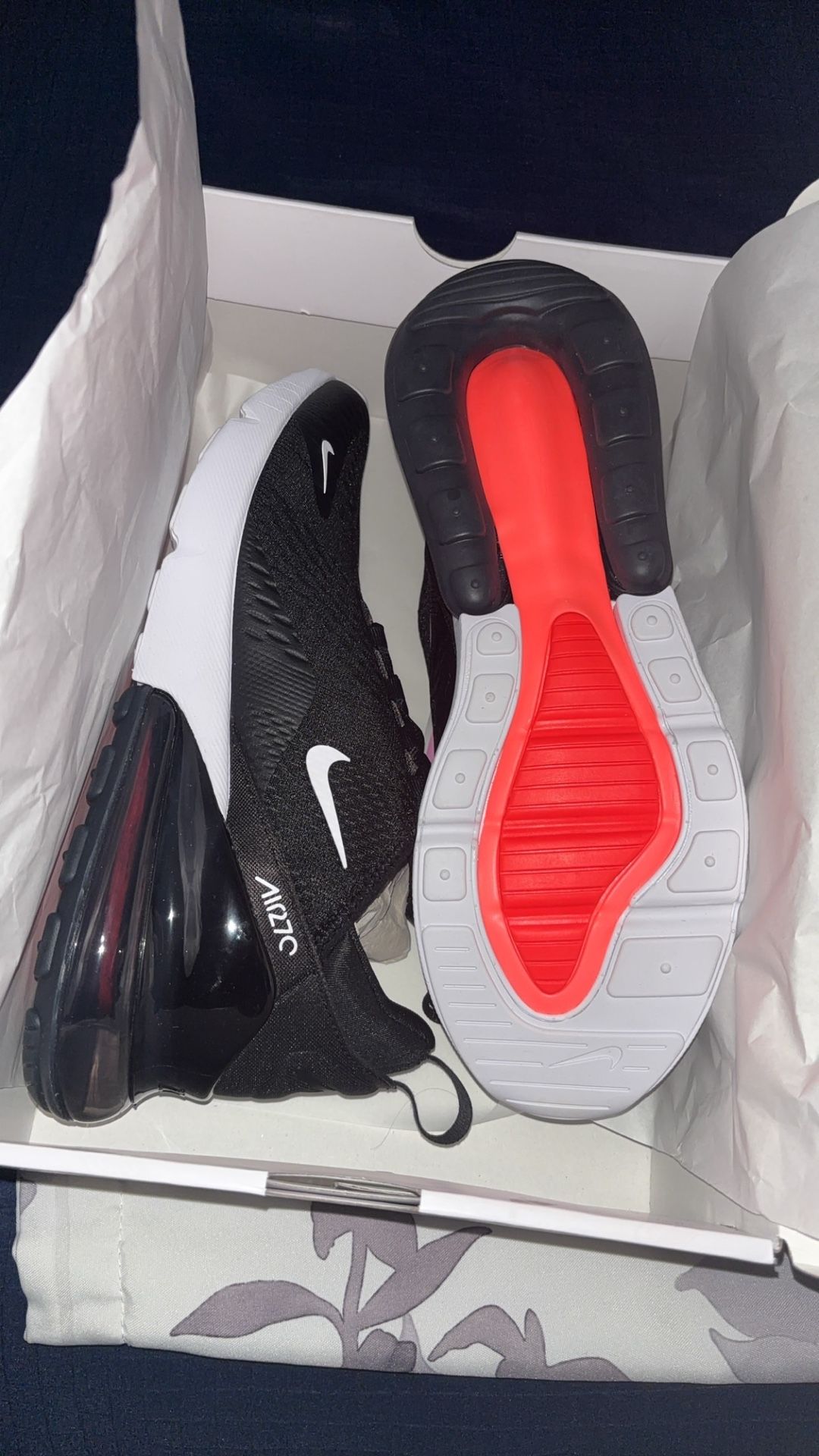 Nike 270