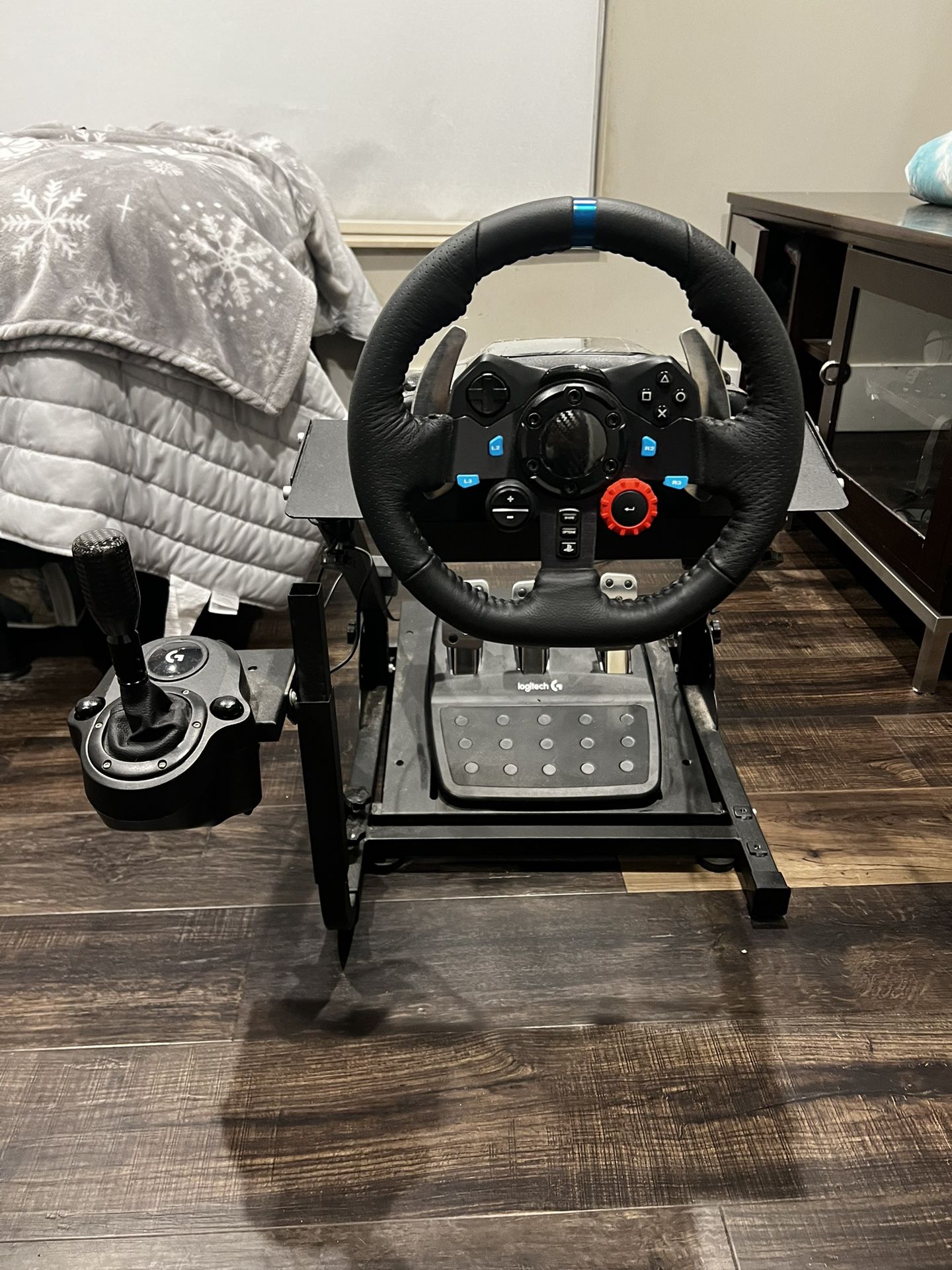 LOGITECH STEERING WHEEL AND SHIFTER COMBO Is