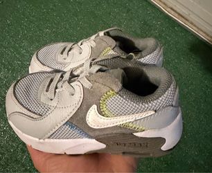 Toddler boy Nikes size 8C