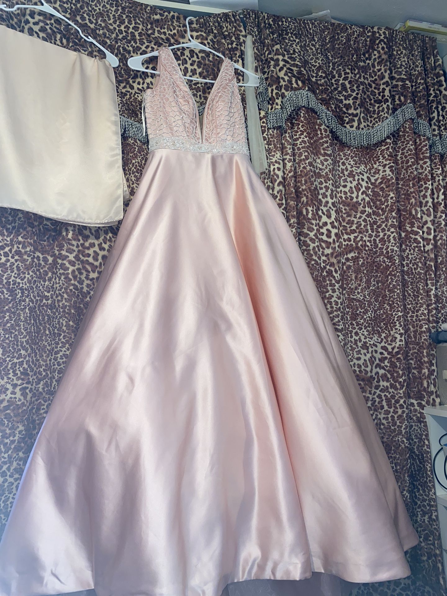 Quinceañera Pink Dress With The Pink Bouquet