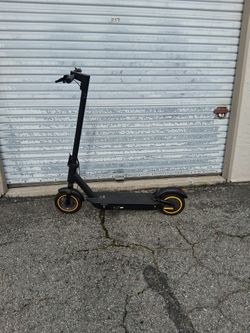 Its a Aovopro Electrtc Scooter Works Fine I Have The Chargr