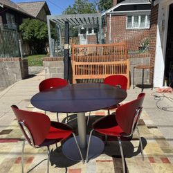 Design Within Reach Dining Table And Chairs