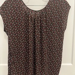 Loft Ladies Floral Short Sleeved Blouse - Size Medium 