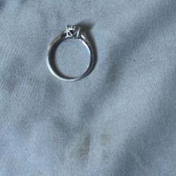 7 1/2  10k Square Diamond Ring