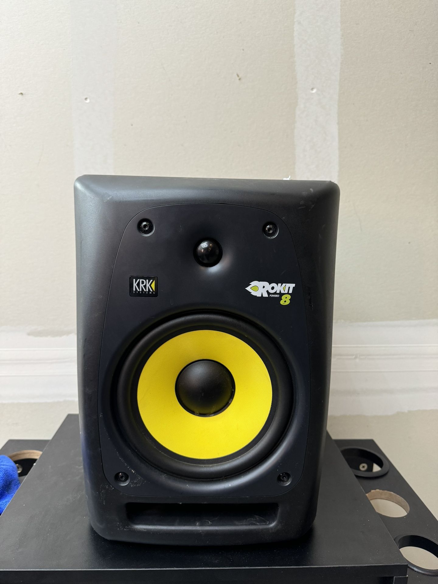 2 KRK Rokit Studio Monitor 