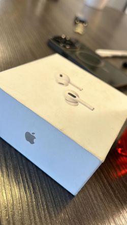 AirPods Pro (2nd generation) with MagSafe case (usb-C)