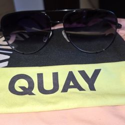 QUAY HIGH KEY SUNGLASSES NO FLAWS PERFECT WITH CASE AN CLEANING CLOTH SEE ALL PICS