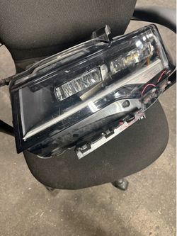 2022 Escalade head lights