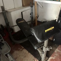 Adjustable Weight Bench With 500 pounds Of Weights 