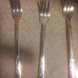 4 Pcs Shrimp Cocktail Fork Flatware Revelation Silverplate International Silver