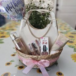 Gift Basket For Mothers Day