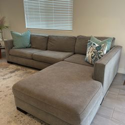 Living Spaces Sofa/couch L Shape 