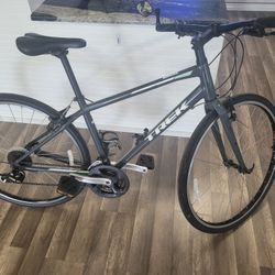 Trek FX2 BICYCLE  