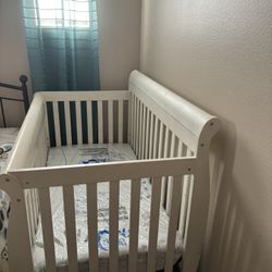 Baby Crib And Mattress 