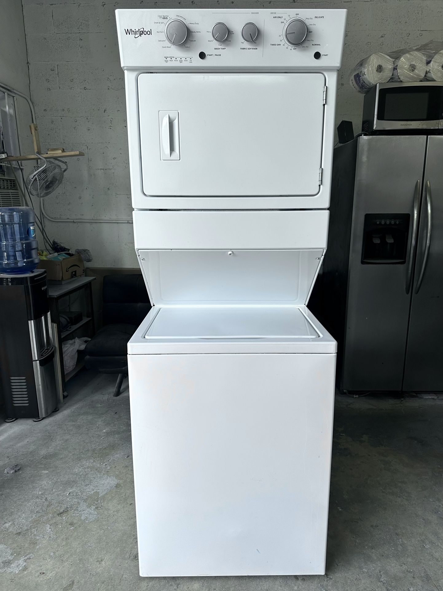 Washer And Dryer Stackable 27” Whirlpool (FREE DELIVERY & INSTALLATION) 