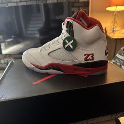 Air Jordan Retro 5 Fire Red Size 9