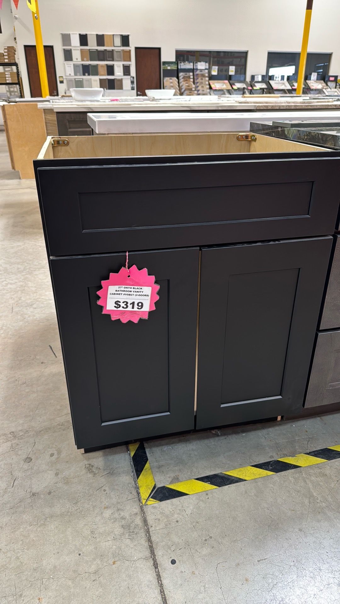 27" Gabinete negro
