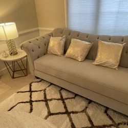 Tufted Sofa Excellent Condition Set Love Seats, Tables And Lamps - $3500