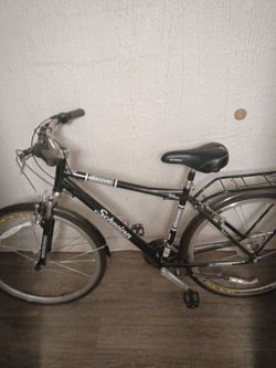Schwinn Discover City Hybrid Bike
