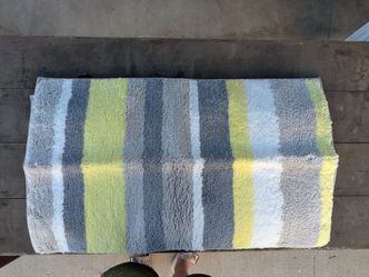 Tri color bath rug