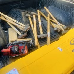 STANLEY 8 Lb Hickory Handle Sledge Hammer