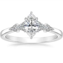 18K White Gold Diamond Engagement Ring