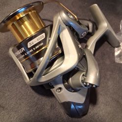 Okuma Avenger AV-4000 Fishing  Reel